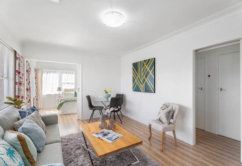 1/19 Hayr Road, Three Kings, Auckland - Carousel 2