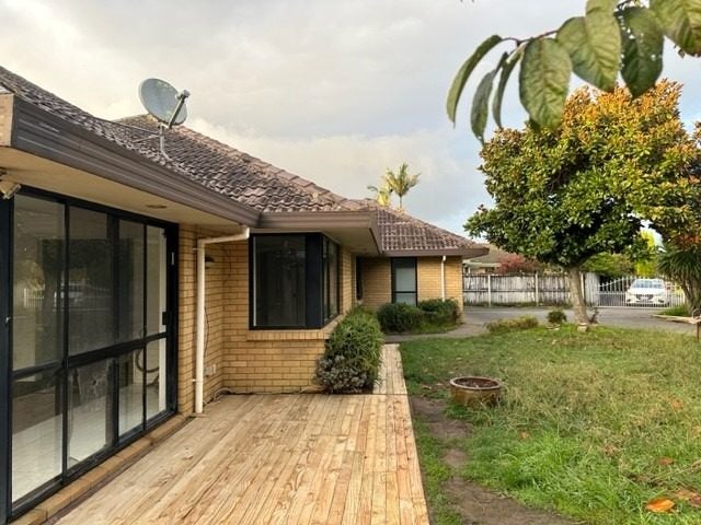 9 Shannon Place, Northpark, Auckland - Carousel 1