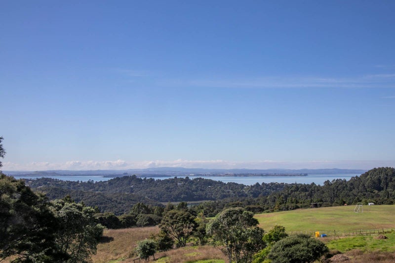 424 Huia Road, Laingholm, Auckland - Carousel 2