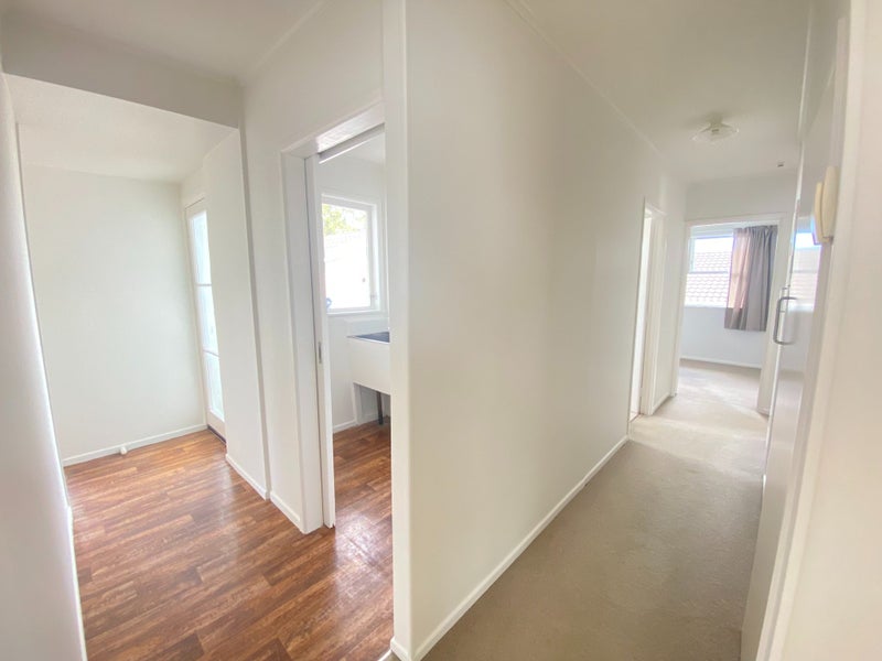 11 Barnfield Place, Glendene, Auckland - Carousel 9