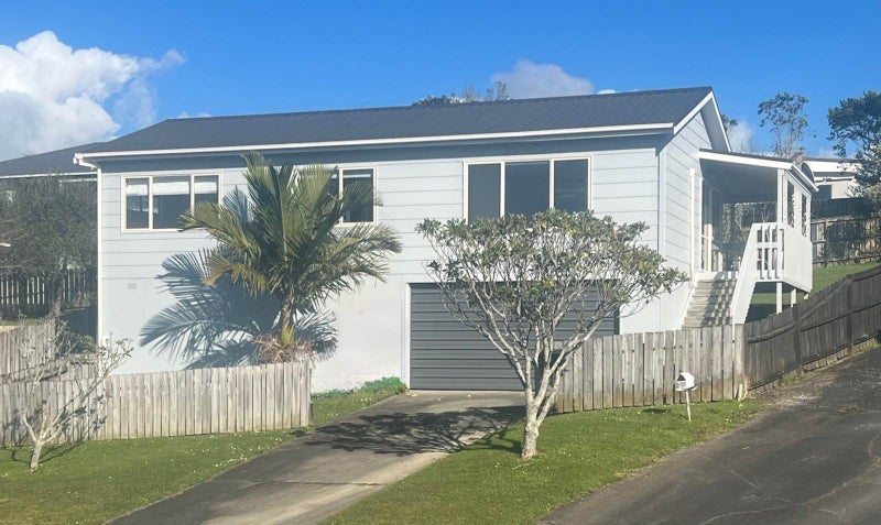 1/36 Elizabeth Drive, West Harbour, Auckland - Carousel 1