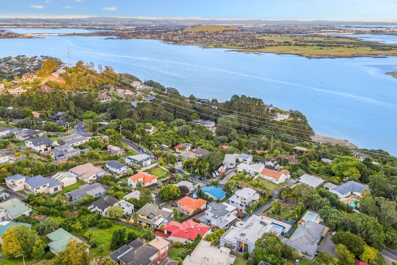 35 Aldersgate Road, Hillsborough, Auckland - Carousel 41