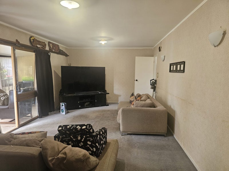 93 Opaheke Road, Opaheke, Papakura - Carousel 2