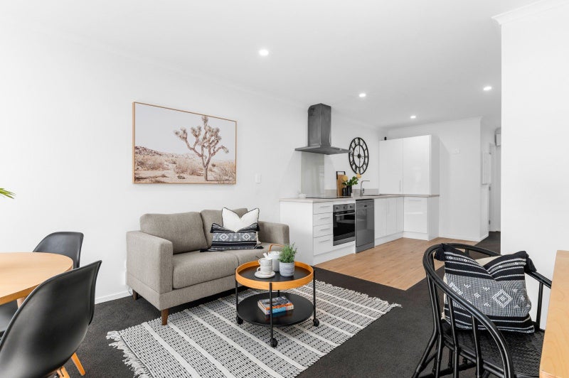 7/1 Vialou Street, Hamilton Central, Hamilton - Carousel 2