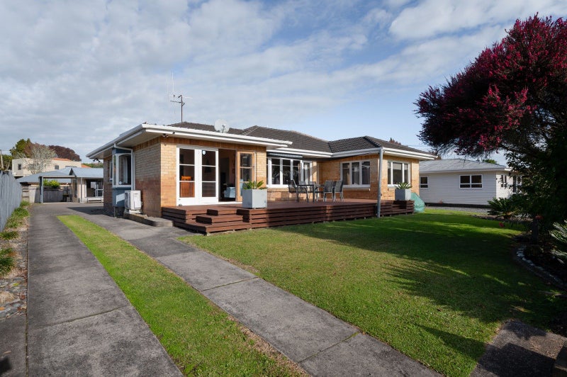 19 Bolmuir Road, Forest Lake, Hamilton - Carousel 1