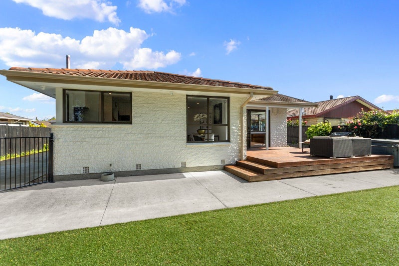 2/12 Camrose Place, Ilam, Christchurch - Carousel 1