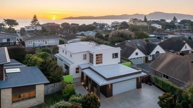 21 Metzenthin Close, Raumati South, Paraparaumu - Carousel 1