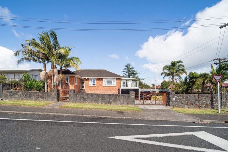104 Vine Street, Mangere East, Auckland - Carousel 2