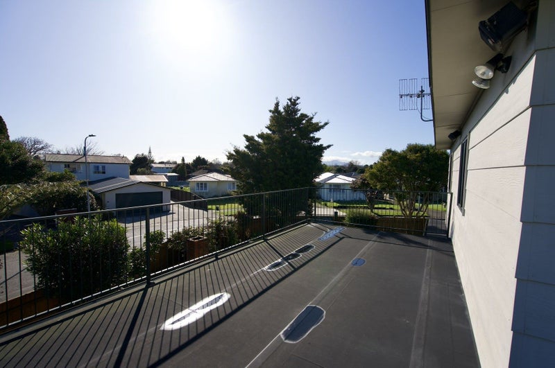 14 Stirling Crescent, Hokowhitu, Palmerston North - Carousel 24