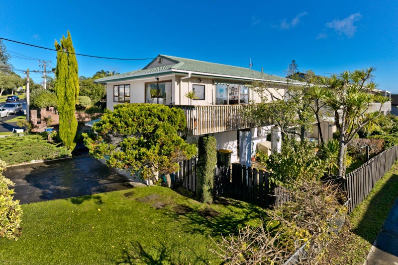 1/122 Aberdeen Road, Campbells Bay, Auckland - Carousel 2
