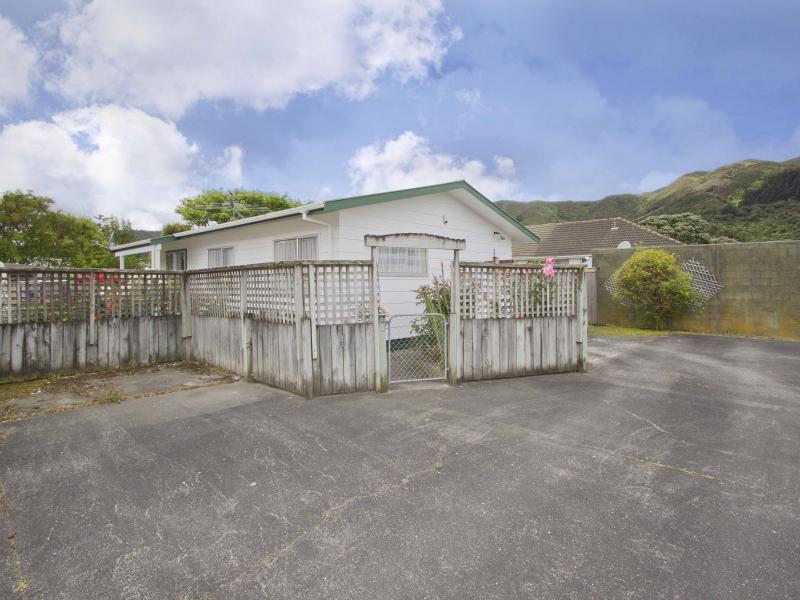 2/18 Haig Street, Waterloo, Lower Hutt - Carousel 1