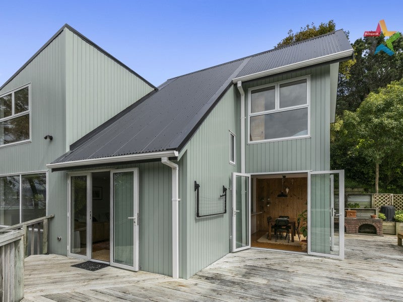 21A Walnut Way, Maungaraki, Lower Hutt - Carousel 1