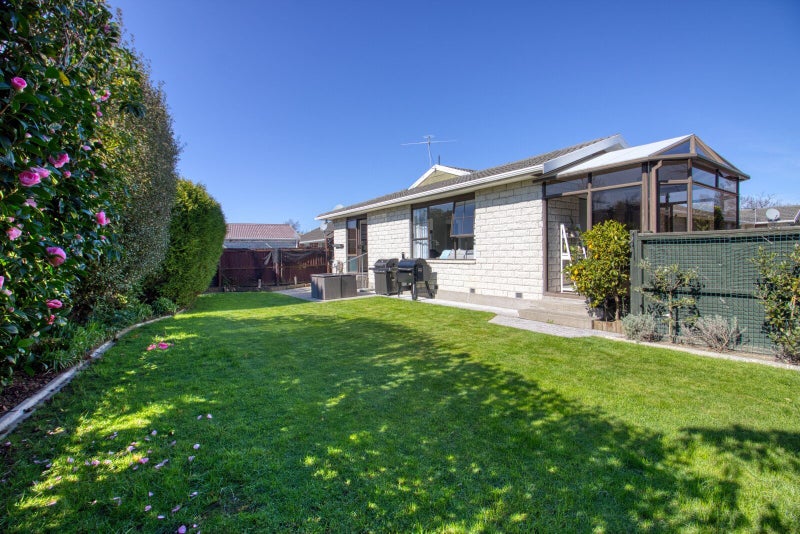 2/10 Montclare Avenue, Ilam, Christchurch - Carousel 1