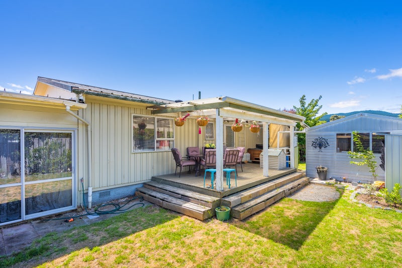 1 Elder Grove, Paraparaumu, Paraparaumu - Carousel 2