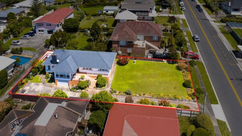 72 Ocean View Road, Northcote, Auckland - Carousel 1