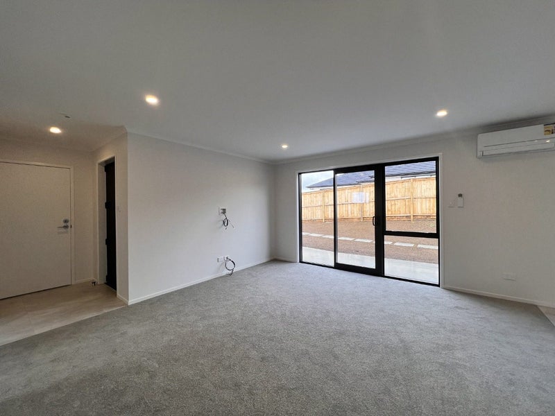 16 Bathurst Crescent, Pyes Pa, Tauranga - Carousel 2