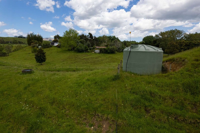 1277 Oruru Road, Peria - Carousel 17