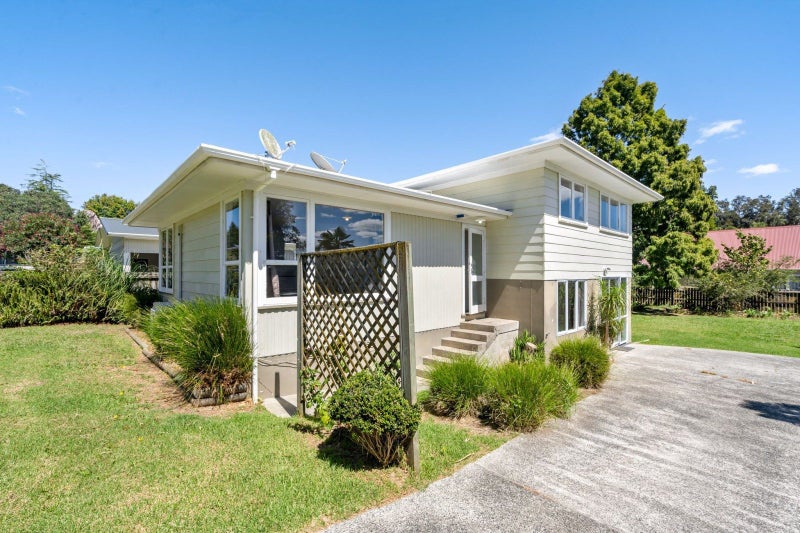 4 Cresta Place, Onerahi, Whangarei - Carousel 1