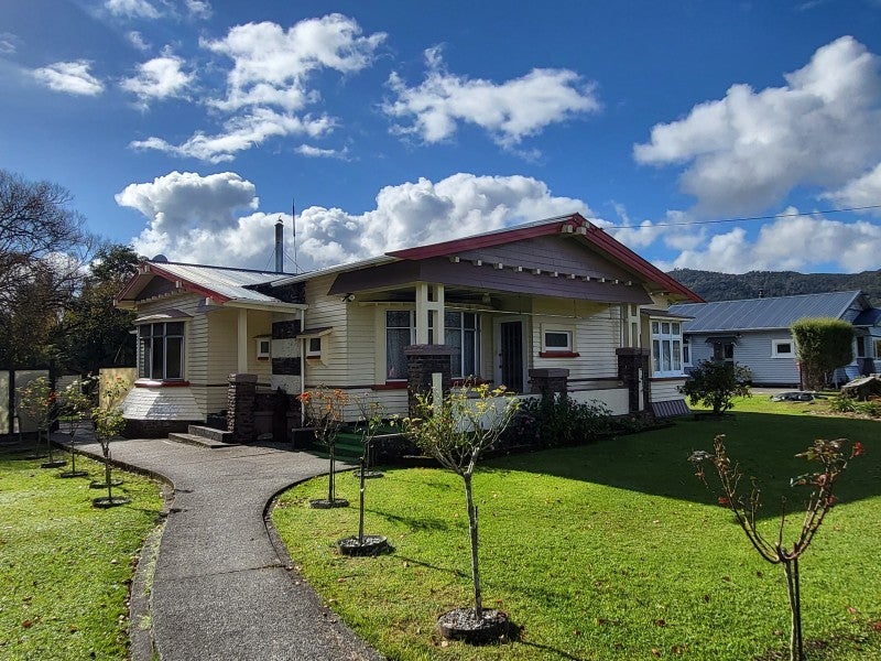 8 Seddon Street, Kumara, Greymouth - Carousel 1