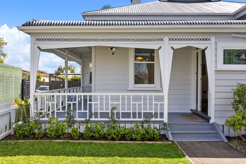 6 Methuen Road, Avondale, Auckland - Carousel 2