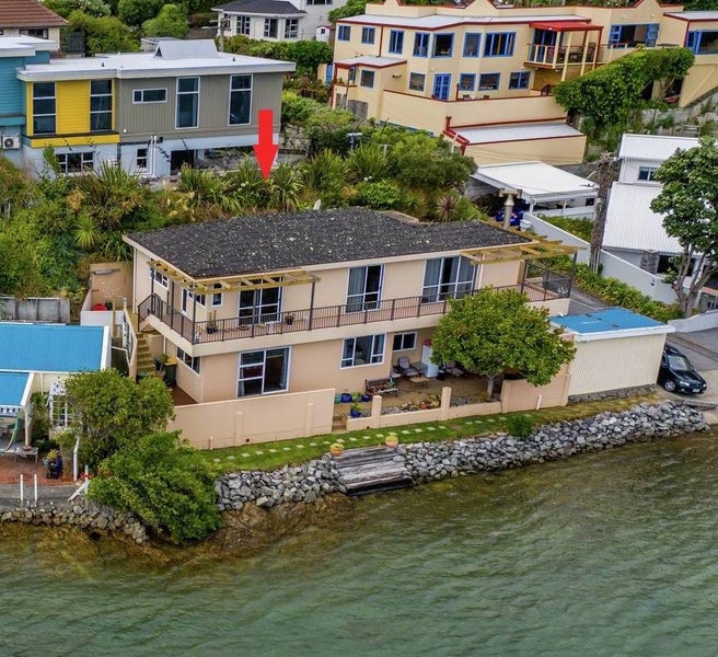 18A Trevor Terrace, Paremata, Porirua - Carousel 1