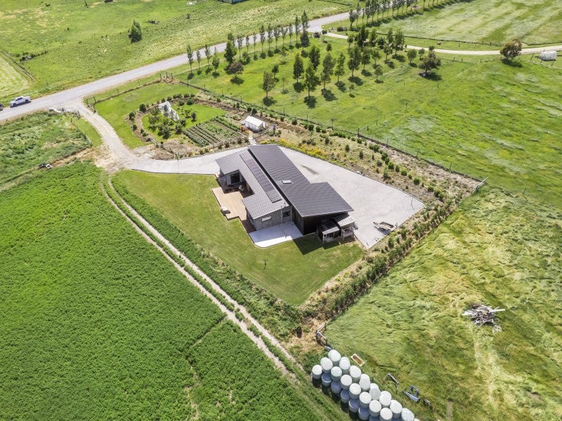 162 Ruffell Road, Tarras - Carousel 1