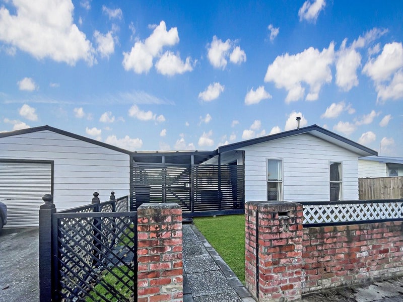 31 Acacia Street, Kelvin Grove, Palmerston North - Carousel 1