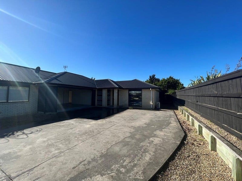23 Eastridge Terrace, Huntington, Hamilton - Carousel 1