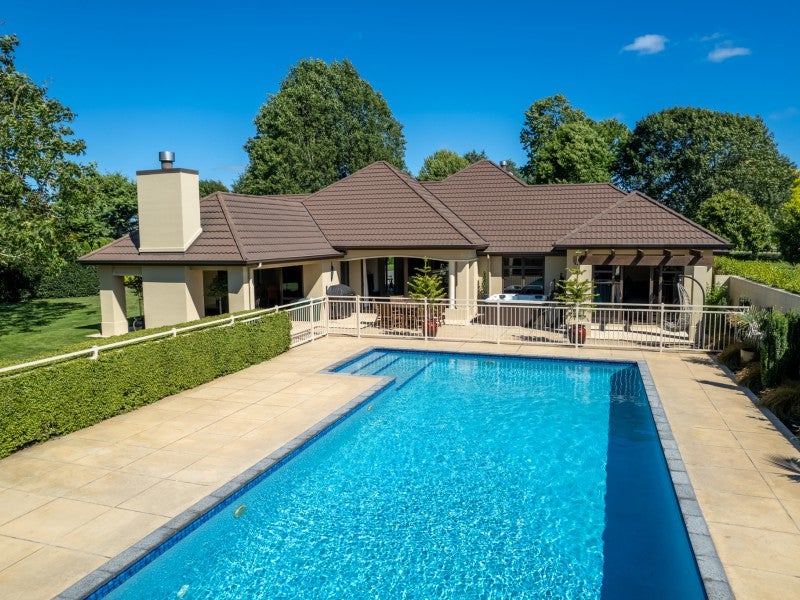 4 Parklea Drive, Tamahere - Carousel 1