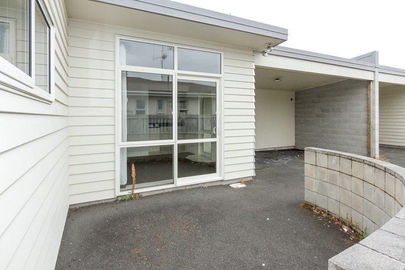 8B Snead Place, Hamilton East, Hamilton - Carousel 2