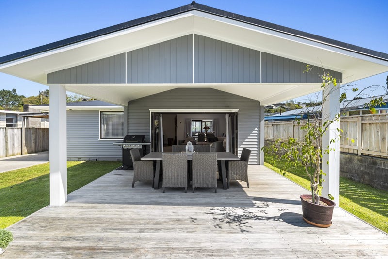 14 Bromley Place, Westown, New Plymouth - Carousel 1