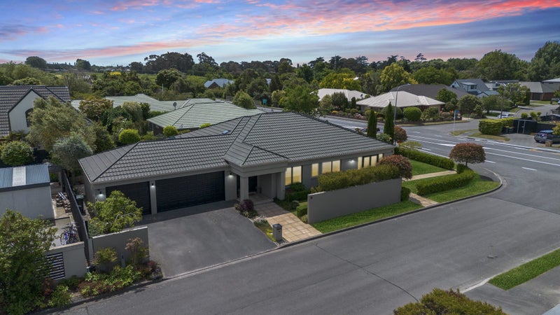 18 Penruddock Rise, Westmorland, Christchurch - Carousel 1