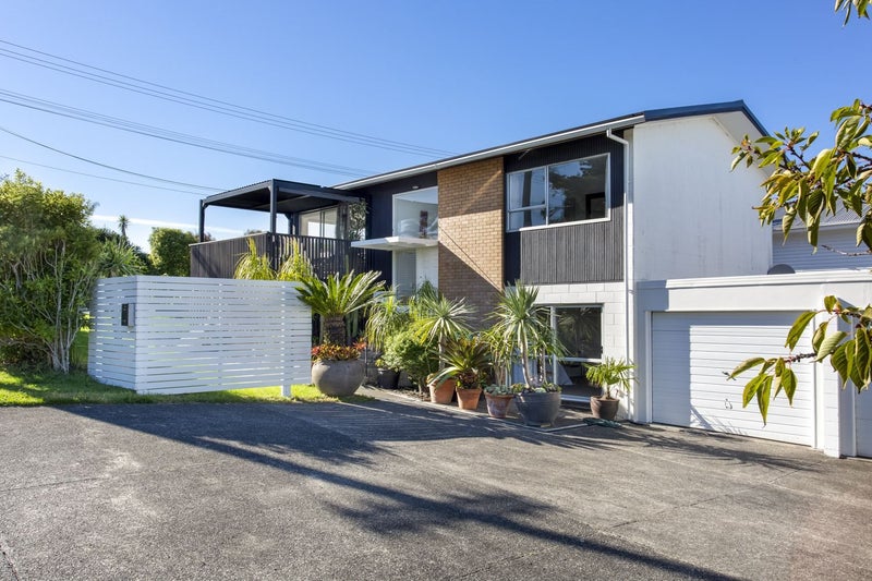 202 East Coast Road, Forrest Hill, Auckland - Carousel 2