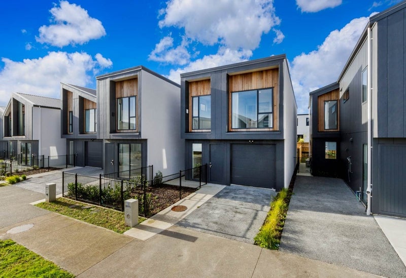 13 Porowha Road, Westgate, Auckland - Carousel 1