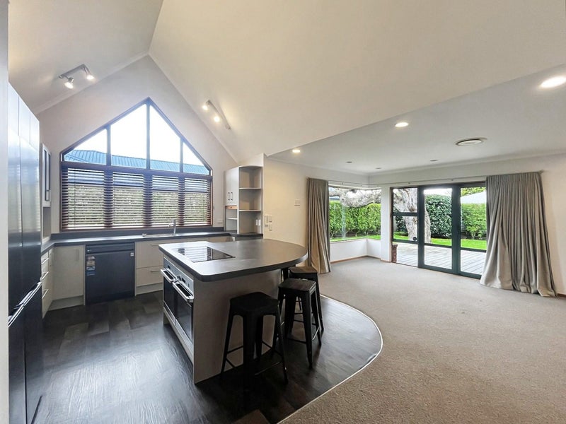86 Pahiatua Street, Hokowhitu, Palmerston North - Carousel 2