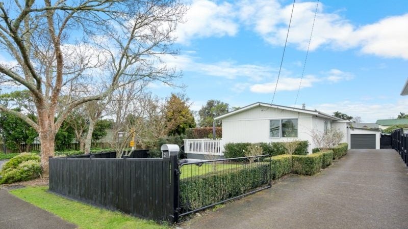 21 Tapu Road, Huapai, Kumeu - Carousel 1