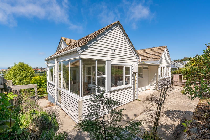 55 Prospect Bank, Wakari, Dunedin - Carousel 1