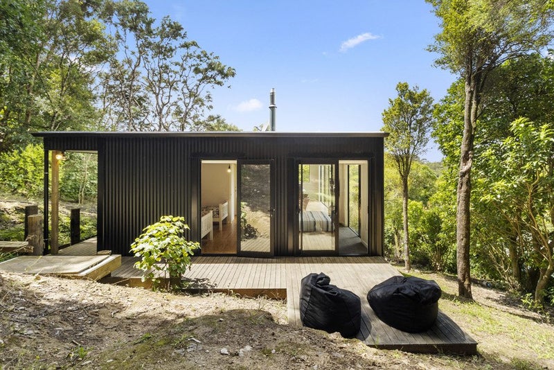 132 Fairview Crescent, Waiheke Island, Waiheke Island - Carousel 1