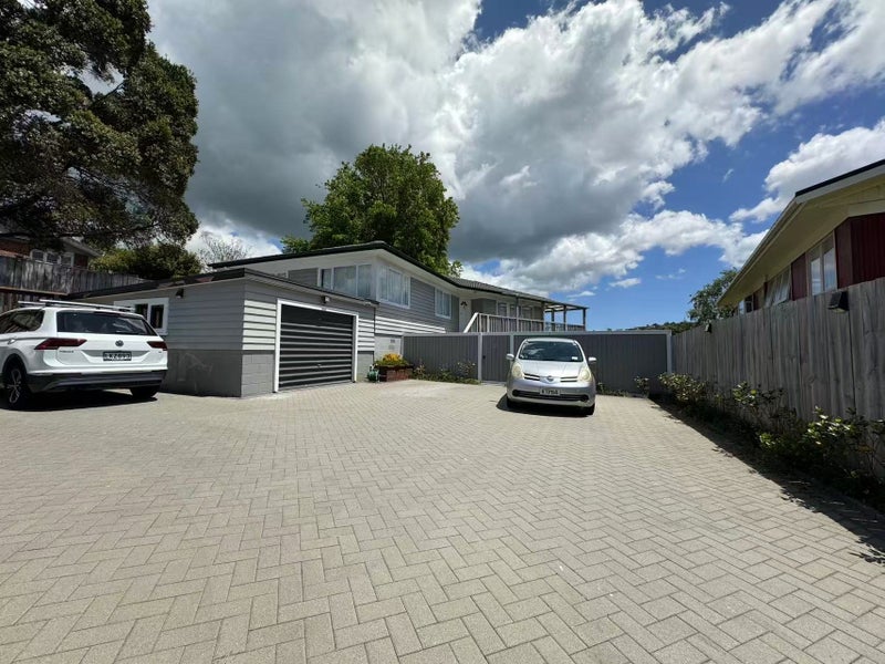 3 Uppingham Crescent, Hillcrest, Auckland - Carousel 1