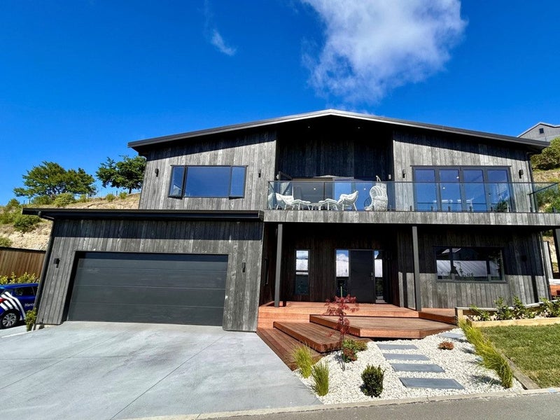 93 Oak Road, Poraiti, Napier - Carousel 1