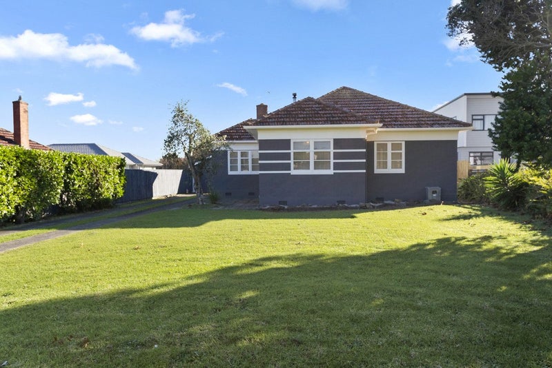 35 Upjohn Street, Brooklands, New Plymouth - Carousel 25
