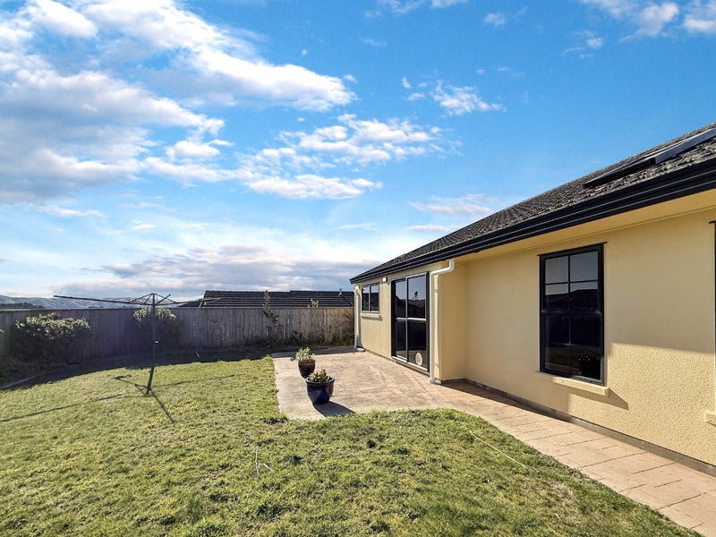 71 Kentwood Drive, Woodridge, Wellington - Carousel 1