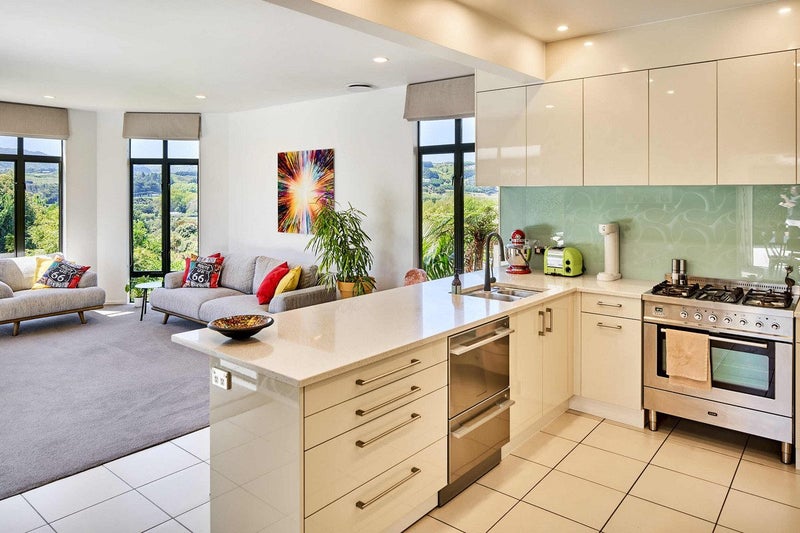 17 Voyager Way, Whitby, Porirua - Carousel 2