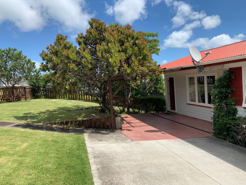 7 Canberra Avenue, Lynfield, Auckland - Carousel 2