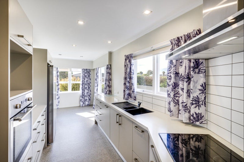 7 Elliott Street, Taradale, Napier - Carousel 2
