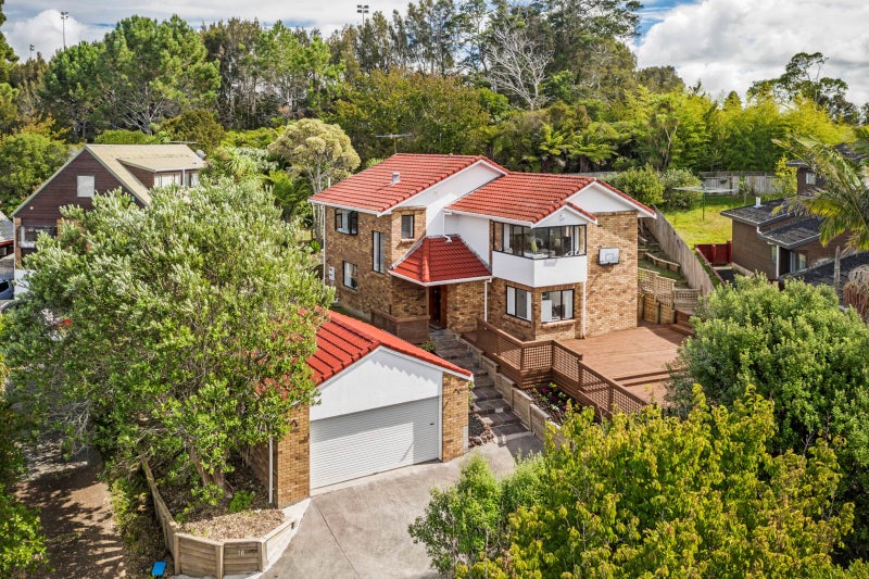16 Strabo Place, Windsor Park, Auckland - Carousel 1