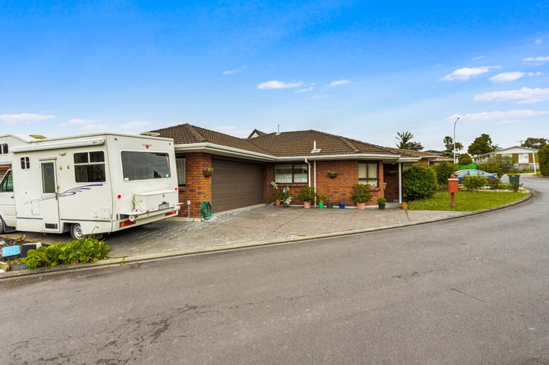 3 Bosnyak Drive, Te Atatu South, Auckland - Carousel 1