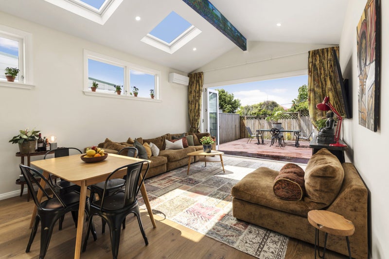 89 Ross Street, Lyall Bay, Wellington - Carousel 2