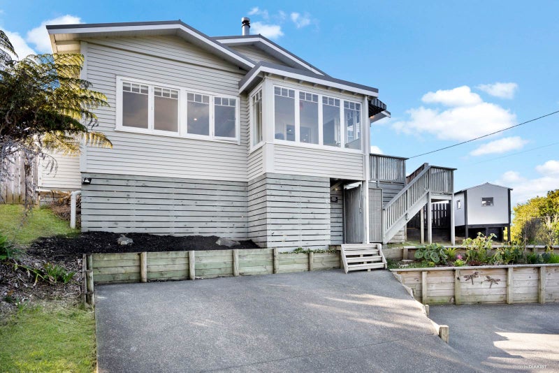 8 Matai Road, Stanmore Bay, Whangaparaoa - Carousel 2