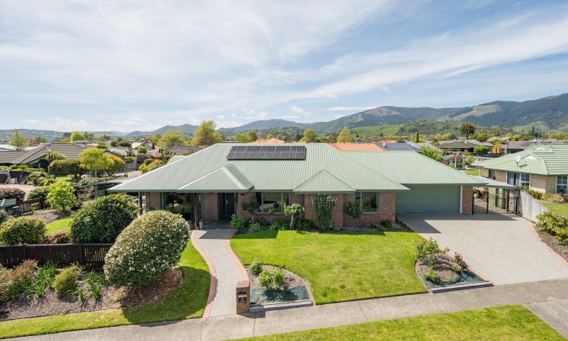 2 Fell Place, Stoke, Nelson - Carousel 1